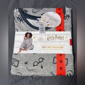 BRAND NEW!!! 2 piece Harry Potter pajama set size medium